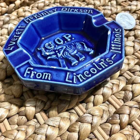 Vintage GOP Everest McKinley Dirksen Lincoln Illinois Cobalt Blue Ashtray - Picture 4 of 5